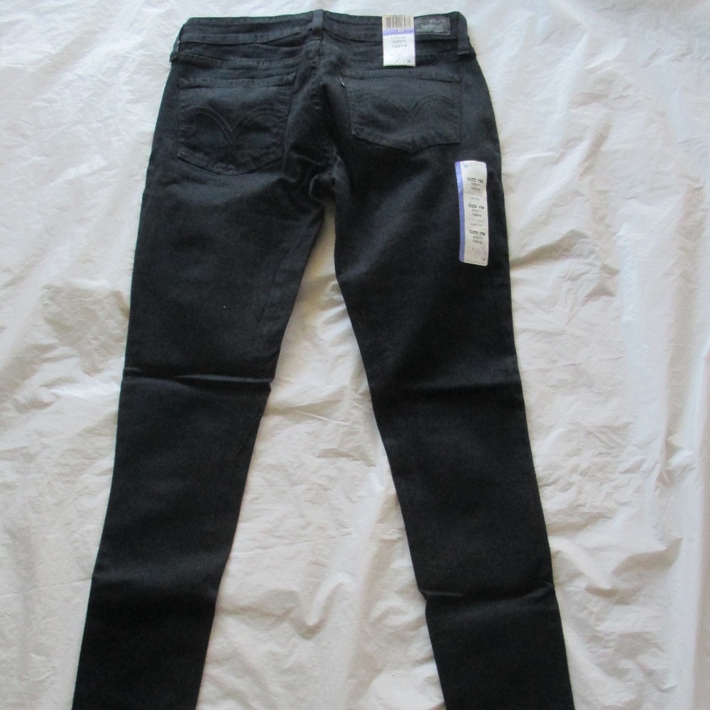 Levi’s 535 Leggings 119970002 Jeans Color Black Brand New with Tags